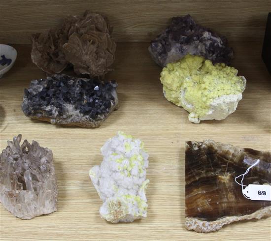 Seven assorted geodes including two sulphur minerals, dessert rose, white quartz cluster, polished fossil tree etc